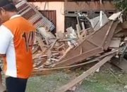 Diduga Mengantuk, Mobil Pickup Tabrak Rumah Warga