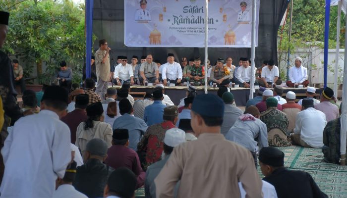 Bupati Ketapang Menjalin Silaturahmi Dengan Safari Ramadan